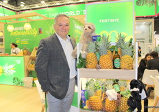 Fertinyc con Wilberth Gómez Rojas, exportador de piñas.