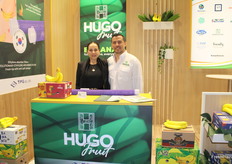María José Matos y Hugo Alfredo Castro de la empresa Hugo Fruit.