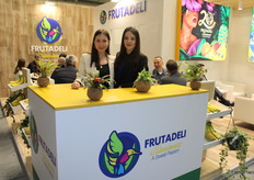 Isabela Rivadeneyra y Ximena Zárata de la empresa Frutadeli.