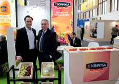 
Jorge Brotons padre e hijo en el stand de Bonnysa. 
