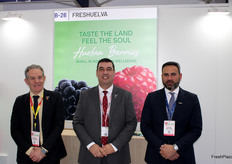 Rafael Domínguez, Francisco José Gómez y Valentín López, en representación de Freshuelva.