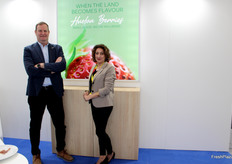 Luis Vázquez, gerente de Grufesa, cooperativa productora de frutos rojos de Huelva, junto a su directora comercial Loli García.