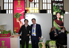 Javier García y Giulio Fortini en el stand de Fortini.