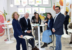 Reyes Moratal, gerente del Club de Variedades Protegidas, Quico Peiró, director de operaciones de Cañamás Hermanos, Maria García y Clara Monfort, de la agencia Don Pawanco y Jorge García, director comercial de García Ballester.