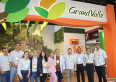 Equipo de Grand Valle, representado por Gilberto Secchi, Alexia Souza y João Marcos