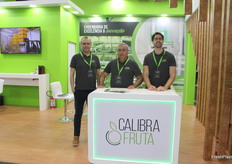 Equipo Calibra Fruta con André Guerra, José Caetano y Fausto Carvalho, empresa de Portugal