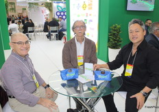 Reriton Moura de del Grupo Real Fruta de Brasil, José Afonso y Angelo Morita de Ángel Agrícola, exportadores de melones y sandías.