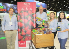 Equipo de Kuará Frutas con Daniel Eijsink (izquierda)
