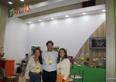 Ana Paula Potthoff de Tradeconnex, Fernando Cosme y caroline Viecili de TFruit de Brasil