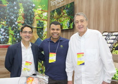 Rafael Larrea de Maf Roda Agrobotic (España), Matheus Donofrio de Up-Fruit y Marcelo Cocco de FM Coempar Comercial