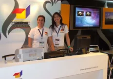Laura Zapateiro - Zeiky Barranquilla (izq.) & Libia Durán - Zeiky Bucaramanga (der.). Zeiky es el centro de información y asesoría en comercio exterior en Colombia.