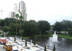 Hoteles y centro de convenciones de muy fácil acceso y pleno de medios de transporte.