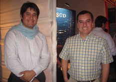 José Carlos Gómez Valdivia de Neptunia con Julio Anticona de Hamburg Sud.