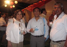 Rossana Montero, Luis Ginoccio, José Periche de Grupo Agrojugos.