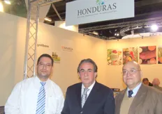 Embajador de Honduras, Roberto Martínez Castañeda y Viceministro de Comercio Exterior, Jaime Turcios