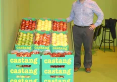 Jan Ramòn Merino promociona las manzanas Castang.
