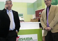 El Sr. Alberto Garrocho Robles (Presidente) y el Sr. Rafael Domínguez Guillén (Gerente) de Freshuelva
