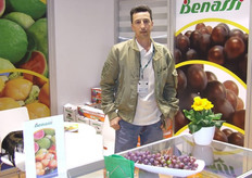 Benassi, Contacto: Leonel