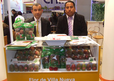 La flor de villanueva, Contacto: Omar Carpio Flores