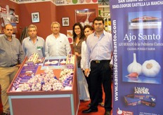 Agustín Ortíz, Presidente de Ajo Santo con su equipo de trabajo