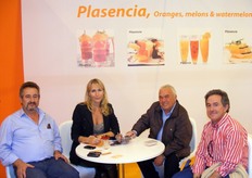 Luchy Amer Plasencia en reunión de negocios