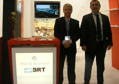 Manuel J. Galán, Sales Manager de Port of Barcelona junto con uno de sus clientes.