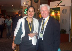 Carolina Dawson del Cirad de Francia junto con John Moverley de Azurance del Reino Unido