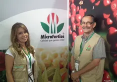 Liliana Carmona y Mauricio Ocampo de Microfertisa