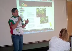 Hiram Ibarra de México brindó una charla a los asistentes de Expo Agrofuturo sobre las ventajas de utilizar Austar en los cultivos.