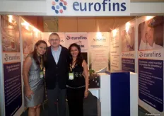 Maria Fernanda Quirola y Teresa Sánchez de Eurofins Ecuador junto a Werner Nader de Eurofins Alemania.