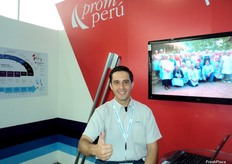 Pablo Leyva de Eurofins (Costa Rica) en el stand de PromPerú