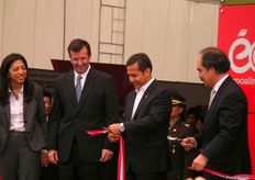 En el corte de cinta en la inauguración del evento