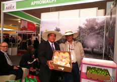 Federico Urbina y Miguel Alvarado de APROMALPI, productores de mango y limón del Perú