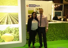 Víctor Soler y Almudena de AGRUPAPULPÍ posando para freshplaza.es con muchas expectativas puestas en la nueva edición de Fruit Attraction