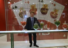 "El presidente de CASI, José María Andújar, mostrando sus mejores cartas: "El Póker de Reyes". Casi llegó a 225 millones de kilos de tomates en el ejercicio 2011-2012."