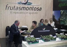 Stand de Frutas Montosa promocionando sus aguacates.La firma presume de ser el mayor comercializador europeo de aguacate y uno de los mayores de mango.