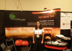 Stand de Artículos de Plástico y Papel. La compañía mejicana produce mallas agrícolas.