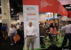 Gianfranco Guerrini Crespo, de Torre Blanca, procesadores de frutas de Perú. Torre Blanca ha empezado a procesar uvas por primera vez.