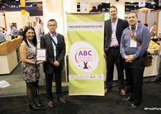 Esperando la llegada de la gente de Soriana