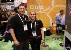 Sergio Del Castillo Valderrama y Emilia Belaunde León, de ProCitrus, Perú.