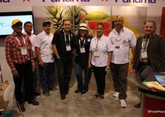 Los exportadores de Panameñas, presentes en el pabellón de Panamá, contando con Alicia Jiménez, Juan José González, Carlos Ríos y otros.