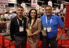 Anthony Leombruno, Rocio Aguilar y Manny Bracamonte, de Altar Produce.