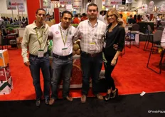 José Alberto Sánchez Ochoa, Josué Zavala y Manuel Velazco, trabajando con la marca Colima para limas de México.