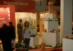 Frutas y verduras expuestas en el gran stand de la provincia de Murcia.