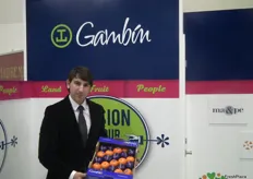 Carmelo Victoria Gambín, Gestor Comercial de Gambín, en promoción de sus cítricos valencianos.