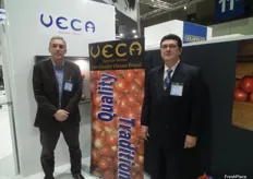 Arcadio Rovira (izquierda), productor asociado a Vecca y Eladio Barrachina, del departamento de ventas de Vecca, empresa valenciana productora y exportadores de cebolla de tres tipos. Este año buscarán la expansión a nuevos mercados.