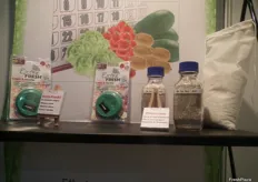 En el stand de Bioconservación se exponían distintos productos para la absorción del etileno como el que aparece en la imagen, en granulado.