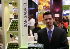 Pedro Rodrigues de San Gabriel trabaja con la exportación de limes Mexicanos desde una oficina en el Reino Unido.