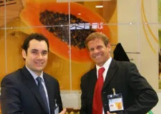 Frederico Tavares y Rodrigo Lima, de UGBP en Brasil, están convencidos de que su papaya es de excelente calidad.