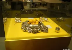 Figuras de plata de la comida del jueves en el stand de All Lemon.